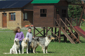 Niños, juegos, mascotas - Cabañas en Tandil Colinas Serranas